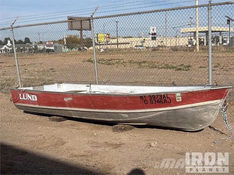  LUND 16 ft Fishing Boat Човни / баржі