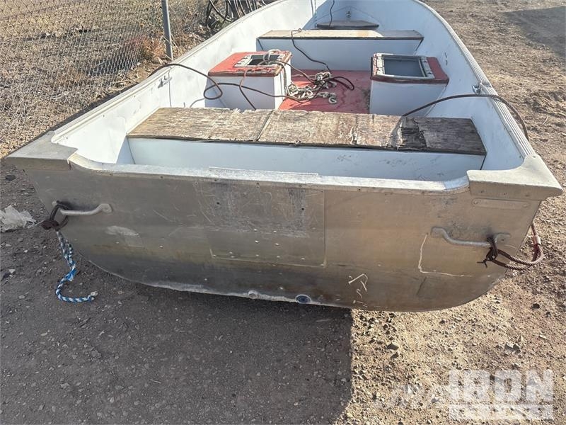  LUND 16 ft Fishing Boat Човни / баржі