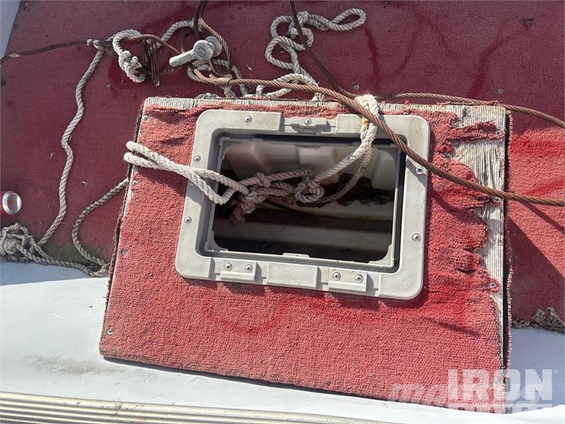  LUND 16 ft Fishing Boat Човни / баржі