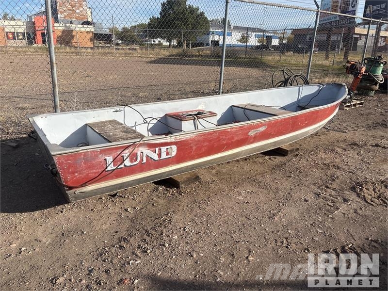  LUND 16 ft Fishing Boat Човни / баржі