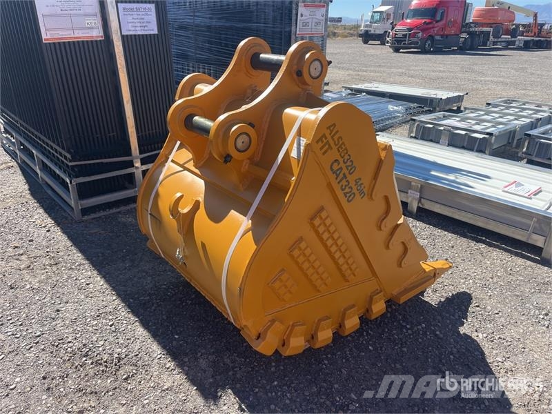 LYALS ALS EB320 46 in Digging Excavator Bucket - F Kauhat