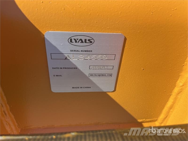LYALS ALSEB08 33 in Digging Excavator Bucket - Fit Kauhat