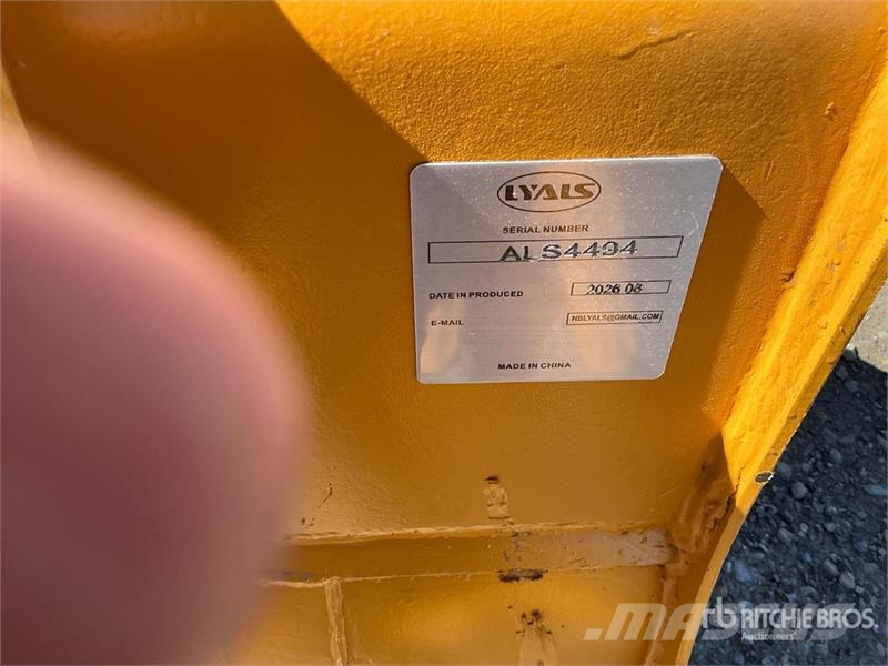  LYALS ALSEB313 40 in Digging Excavator Bucket (Unu دلاء
