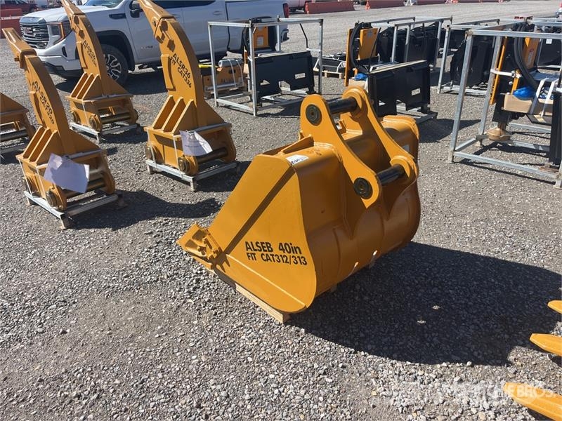  LYALS ALSEB313 40 in Digging Excavator Bucket (Unu Kauhat