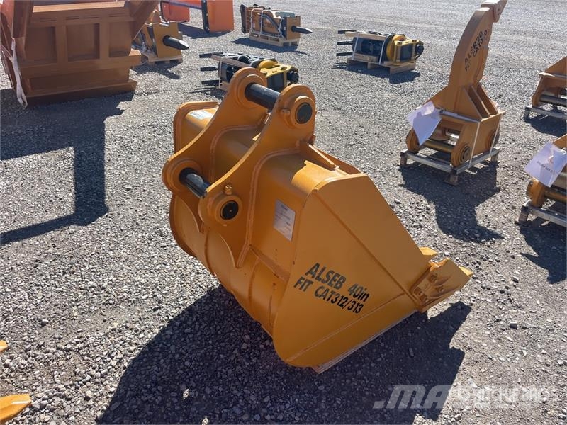  LYALS ALSEB313 40 in Digging Excavator Bucket (Unu Kauhat