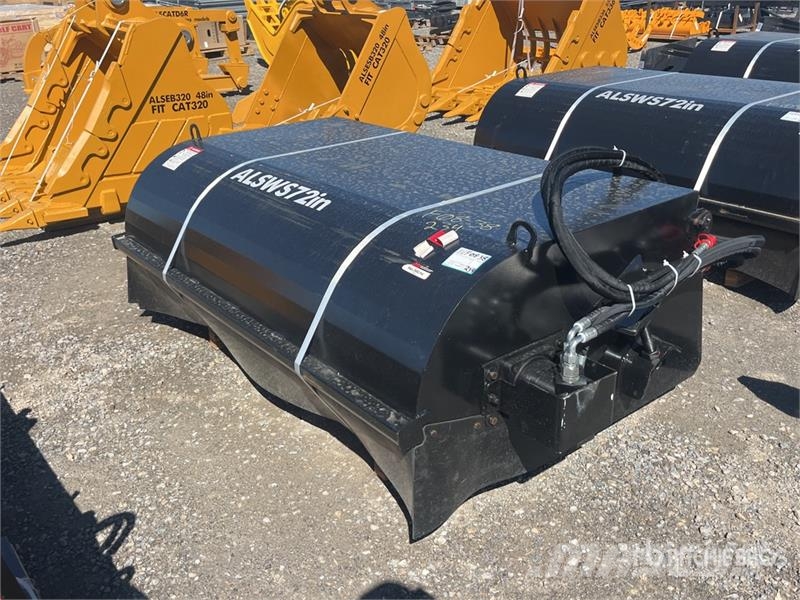LYALS ALSSBS 72 in Skid Steer Sweeper (Unused) Spazzole