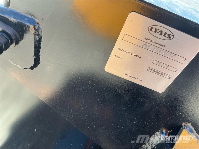 LYALS ALSSBS 72 in Skid Steer Sweeper (Unused) Spazzole