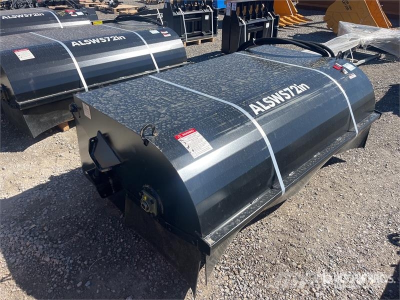 LYALS ALSSBS 72 in Skid Steer Sweeper (Unused) Spazzole