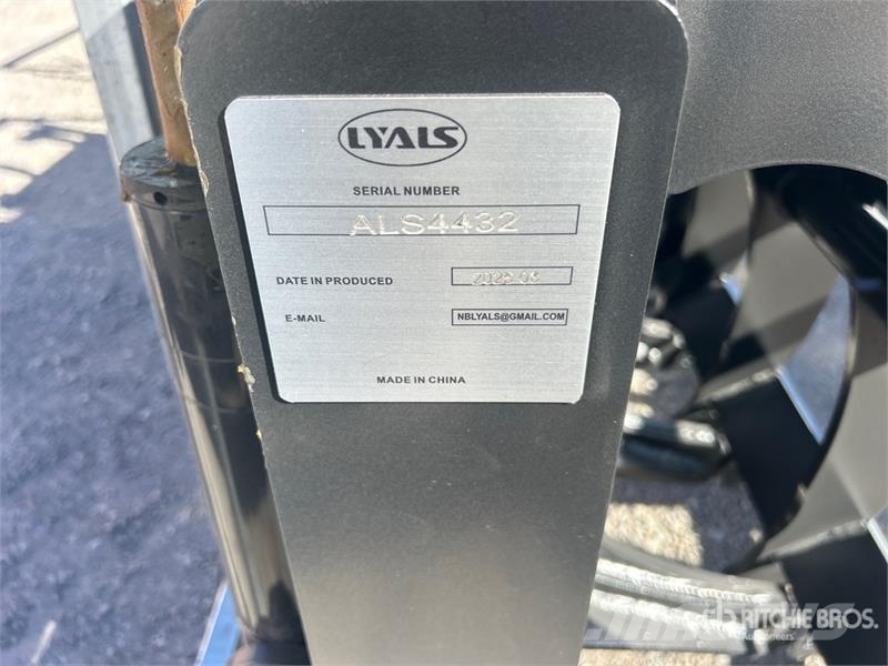 LYALS ZMQ01 72 in Skid Steer Grapple (Unused) Garras