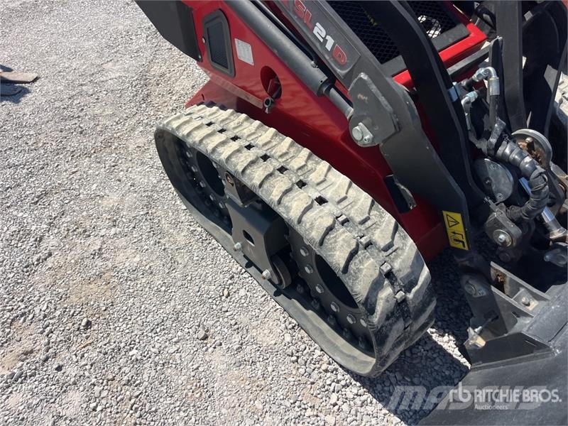 M.K. Martin SL21D Mini Stand On Compact Track Loader Minicarregadeiras