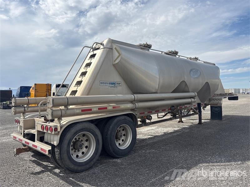MAC 1050 cft T/A Pneumatic Bulk Trailer Other trailers