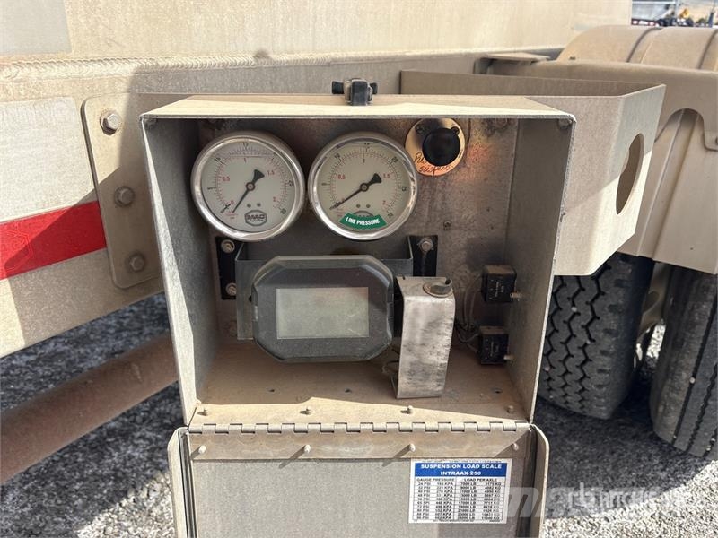 MAC 1050 cft T/A Pneumatic Bulk Trailer Other trailers