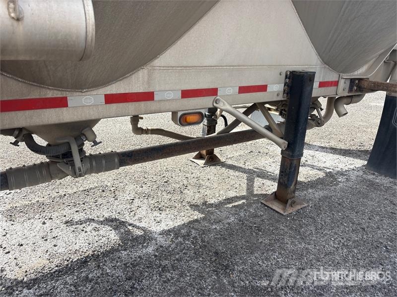 MAC 1050 cft T/A Pneumatic Bulk Trailer Other trailers
