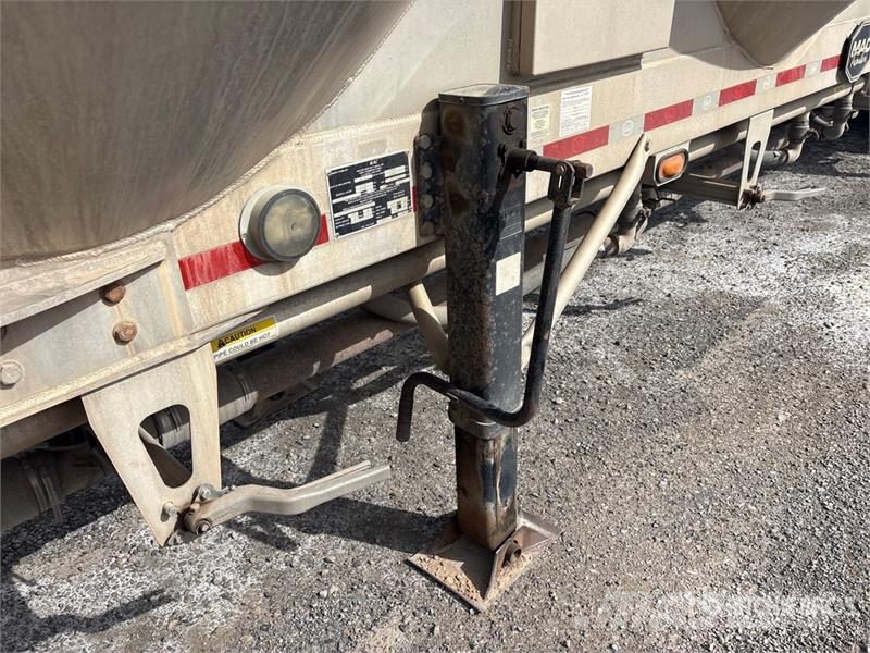 MAC 1050 cft T/A Pneumatic Bulk Trailer Other trailers