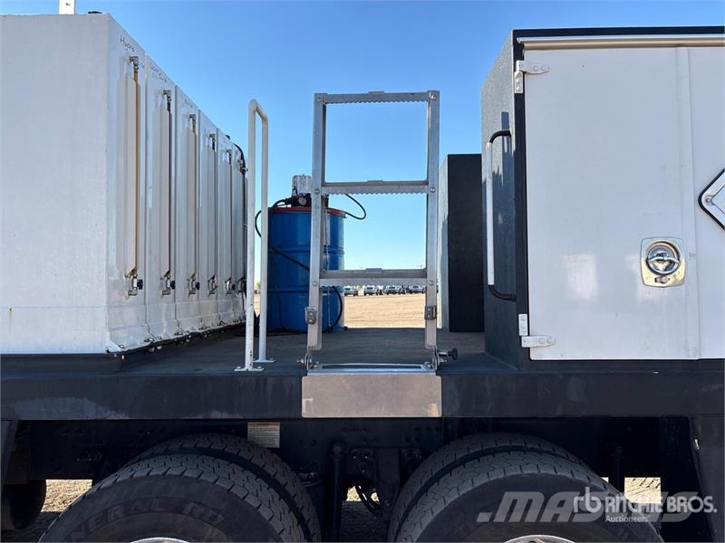 Mack 4500 L 6x4 Fuel and Lube Truck Tovornjaki cisterne