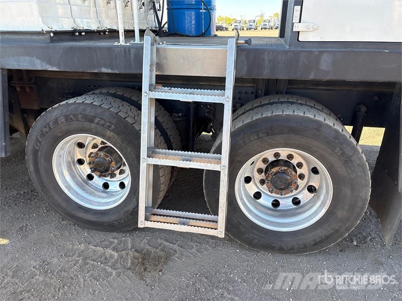 Mack 4500 L 6x4 Fuel and Lube Truck Tovornjaki cisterne