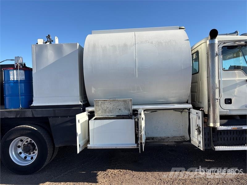 Mack 4500 L 6x4 Fuel and Lube Truck Tovornjaki cisterne