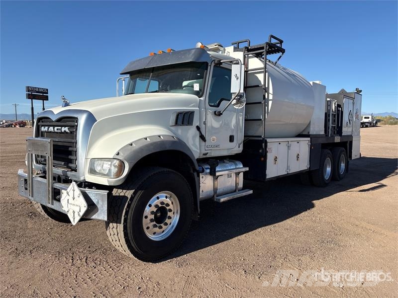 Mack 4500 L 6x4 Fuel and Lube Truck Tovornjaki cisterne