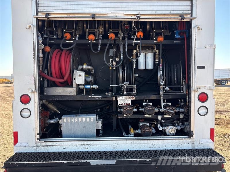 Mack 4500 L 6x4 Fuel and Lube Truck Tovornjaki cisterne