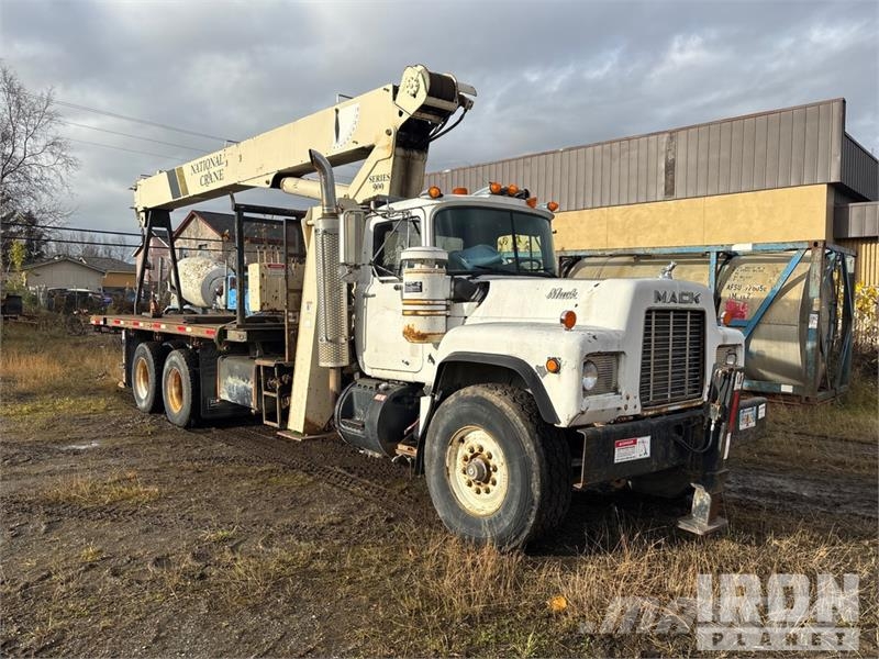 Mack 990 46000 lb Straight Boom on Mack RD690S 6x4 Boom Tovornjaki z žerjavom