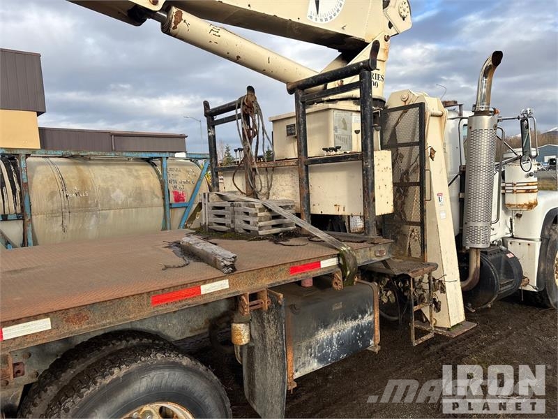Mack 990 46000 lb Straight Boom on Mack RD690S 6x4 Boom Tovornjaki z žerjavom