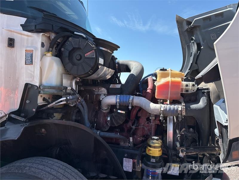 Mack AN64T 6x4 T/A Sleeper Truck Tractor Tracteur routier