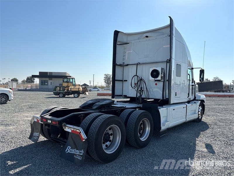Mack AN64T 6x4 T/A Sleeper Truck Tractor Autotractoare