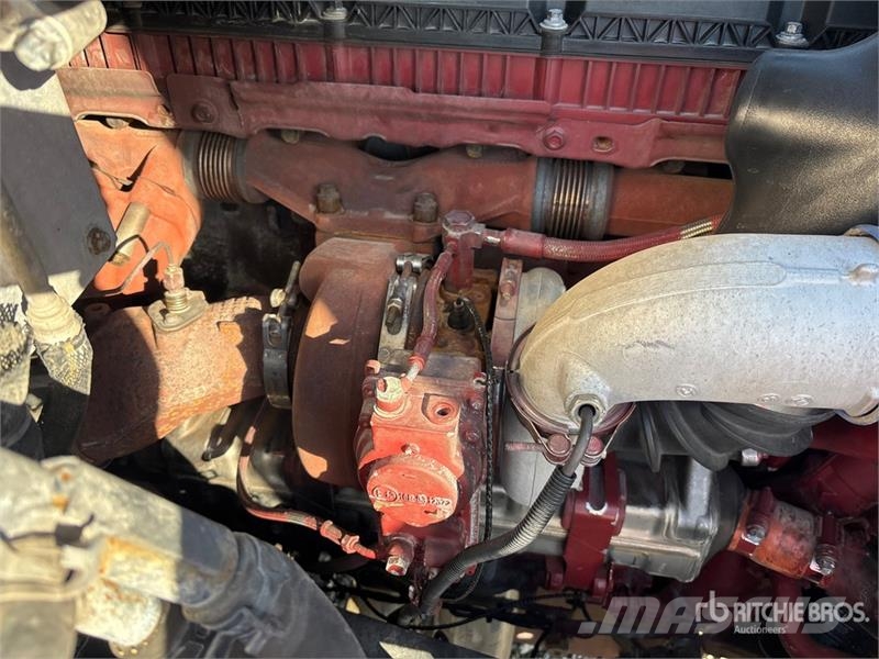 Mack AN64T 6x4 T/A Sleeper Truck Tractor Tegljači