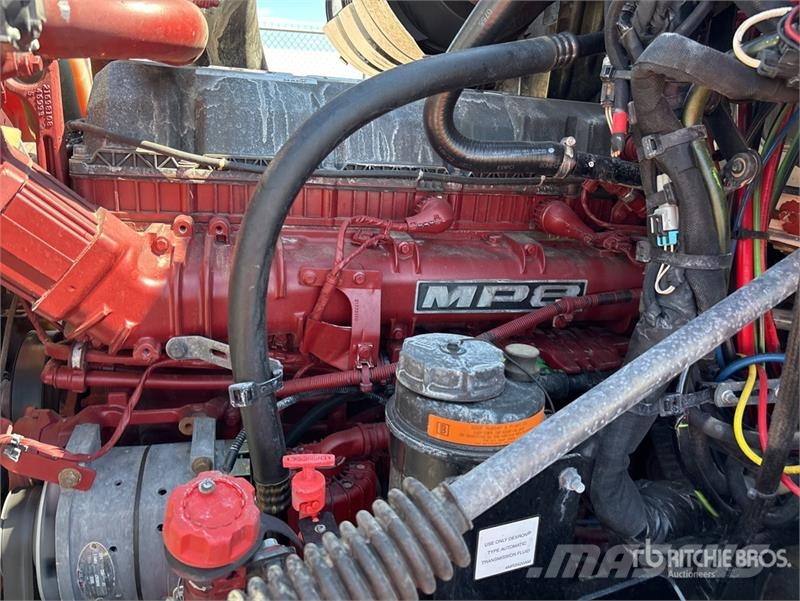 Mack AN64T 6x4 T/A Sleeper Truck Tractor Tracteur routier