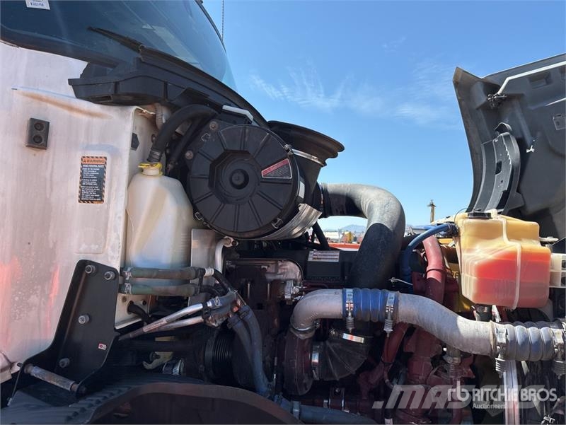 Mack AN64T 6x4 T/A Sleeper Truck Tractor Tracteur routier