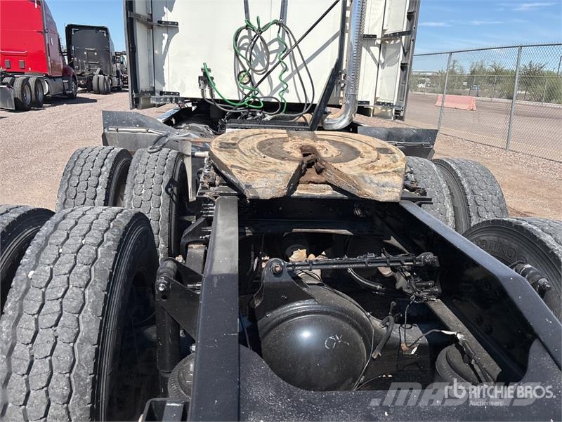 Mack AN64T 6x4 T/A Sleeper Truck Tractor Tracteur routier