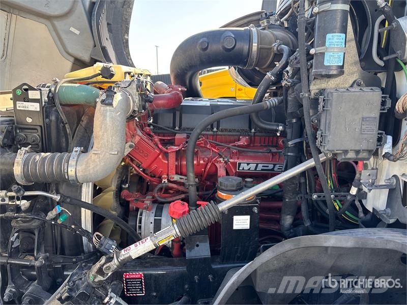 Mack AN64T 6x4 T/A Sleeper Truck Tractor Autotractoare