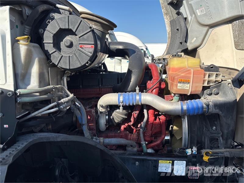 Mack AN64T 6x4 T/A Sleeper Truck Tractor Autotractoare