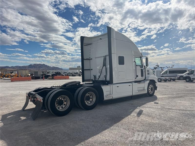 Mack Anthem 64T 6x4 T/A Sleeper Truck Tractor Camiones tractor