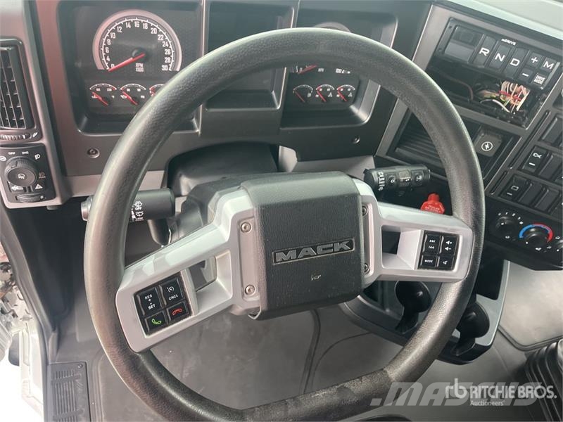 Mack Anthem 64T 6x4 T/A Sleeper Truck Tractor Camiones tractor