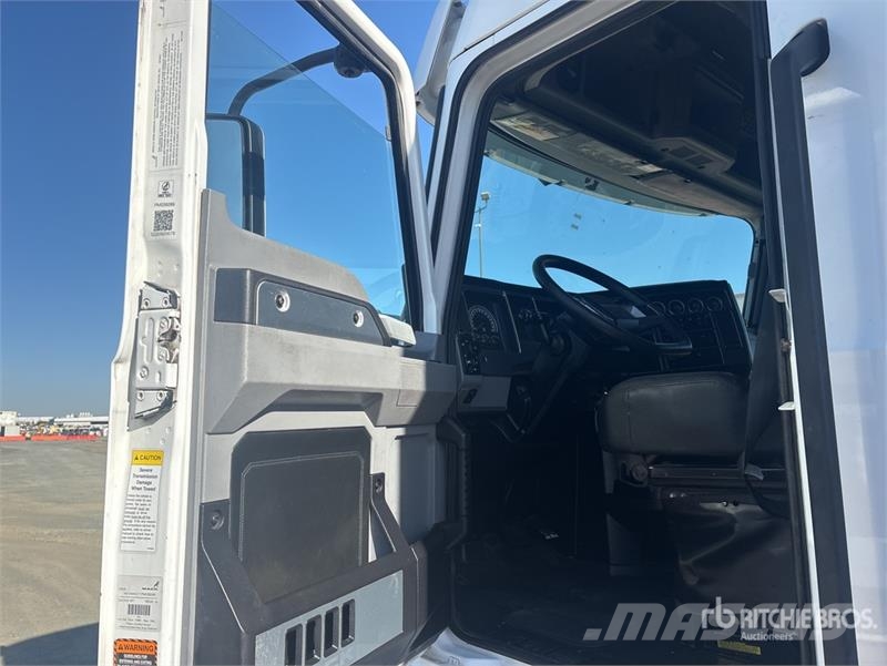 Mack Anthem 6x4 T/A Sleeper Truck Tractor Vlačilci