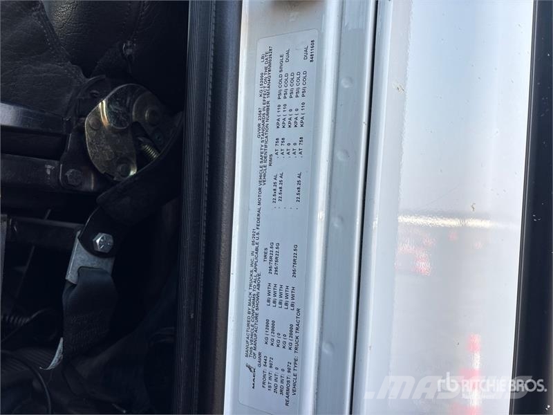 Mack Anthem 6x4 T/A Sleeper Truck Tractor Vilcēji