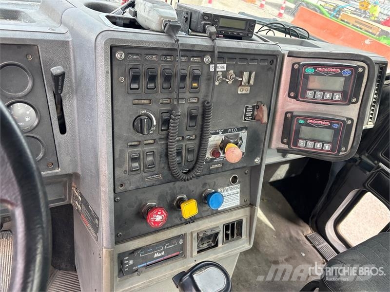 Mack CH613 Autotractoare