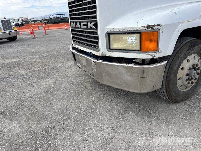 Mack CH613 Autotractoare