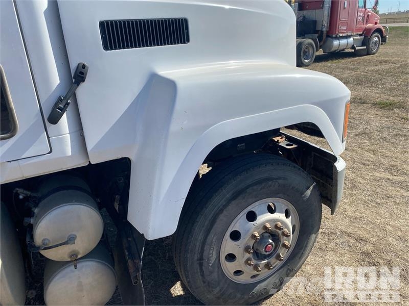 Mack CH613 ダンプ