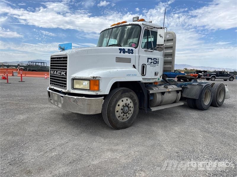 Mack CH613 Autotractoare