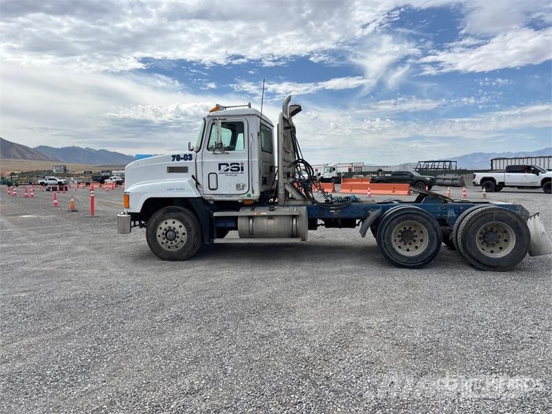 Mack CH613 Autotractoare