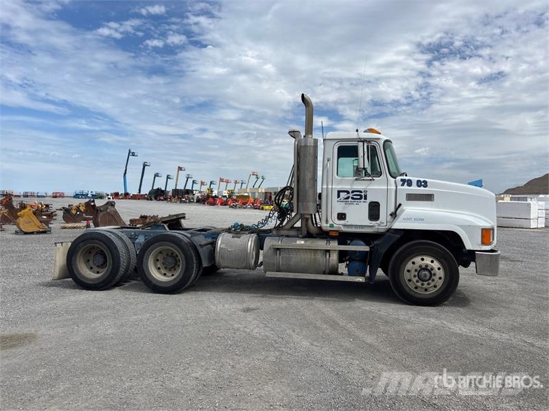 Mack CH613 Autotractoare