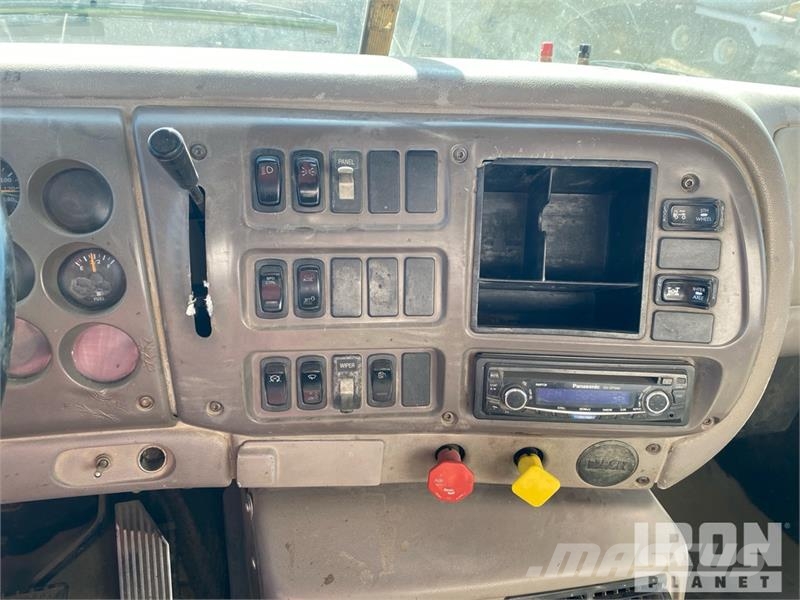 Mack CH613 ダンプ