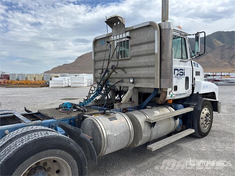 Mack CH613 Autotractoare