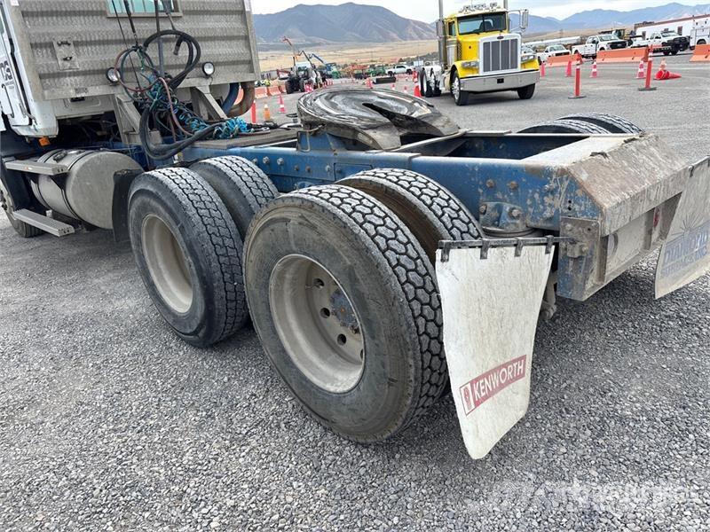 Mack CH613 Autotractoare