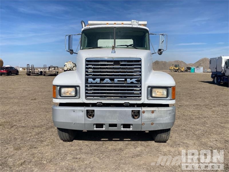 Mack CH613 ダンプ
