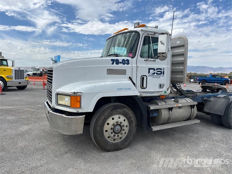 Mack CH613 Autotractoare