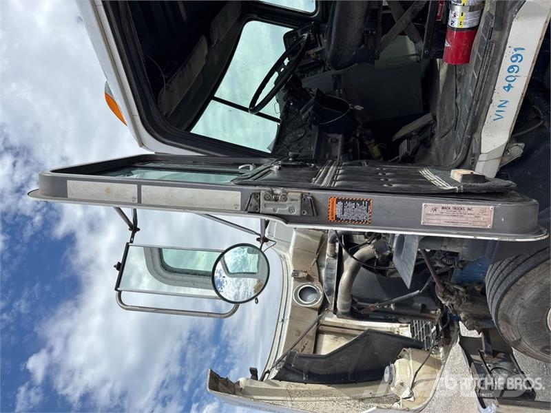 Mack CH613 Autotractoare