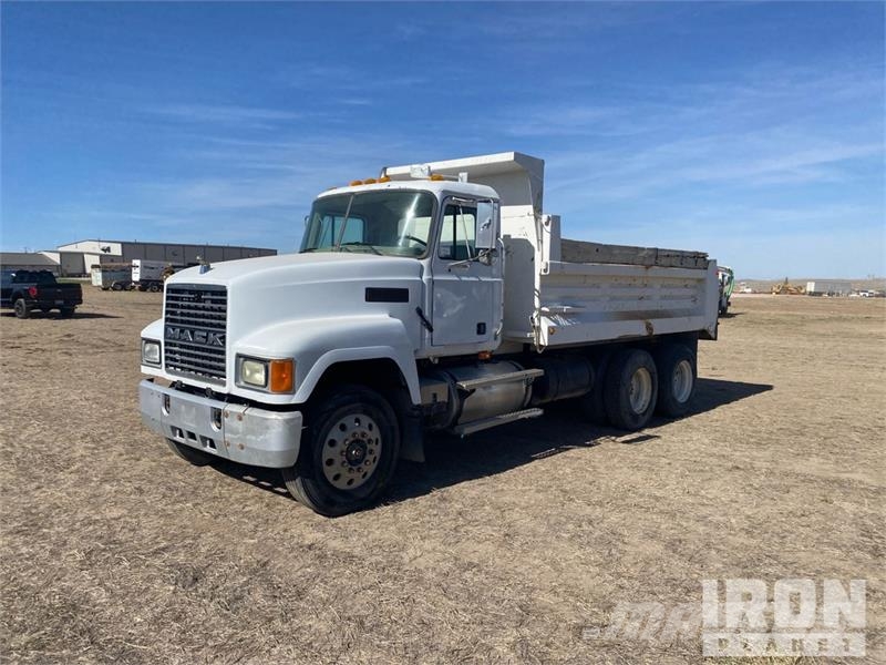 Mack CH613 ダンプ